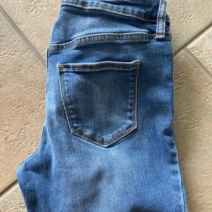 Universal Thread Juniors Dark Blue Jean